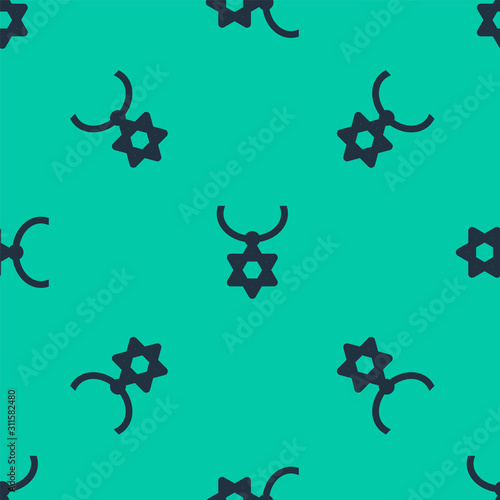 Blue line Star of David necklace on chain icon isolated seamless pattern on green background. Jewish religion symbol. Symbol of Israel. Jewellery and accessory. Vector Illustration