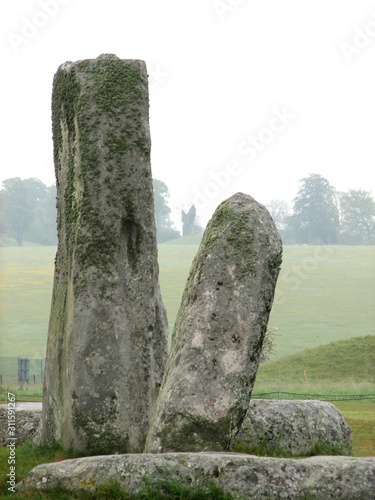 standing stones at stonehenge 