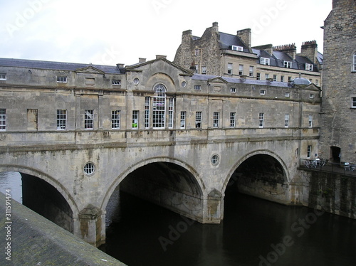 stone bridge in bath england