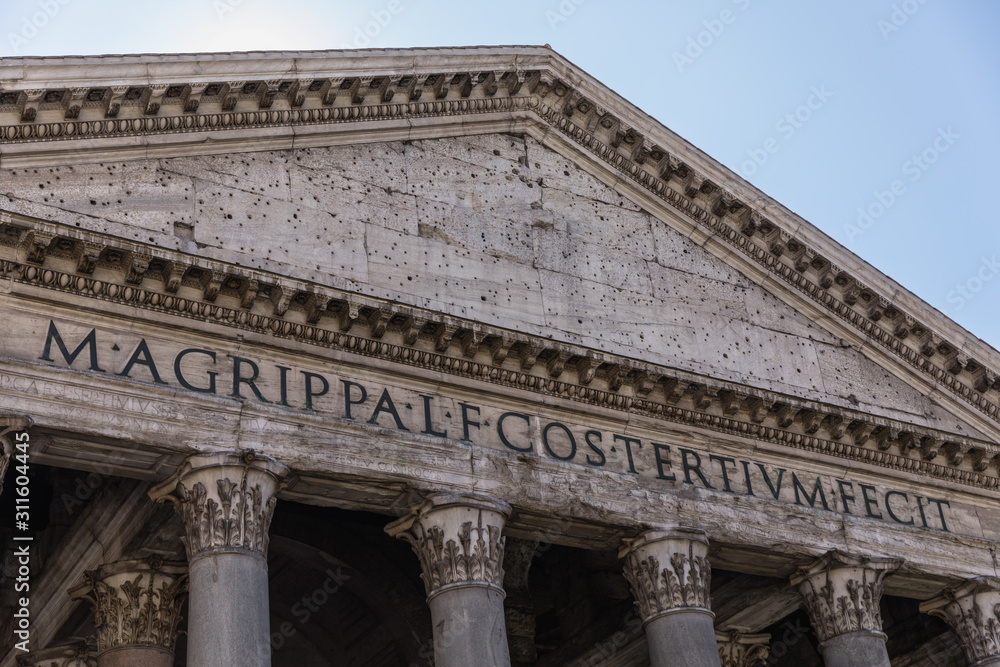 Roman Pantheon roofing and detail Roman Pantheon roofing and detail