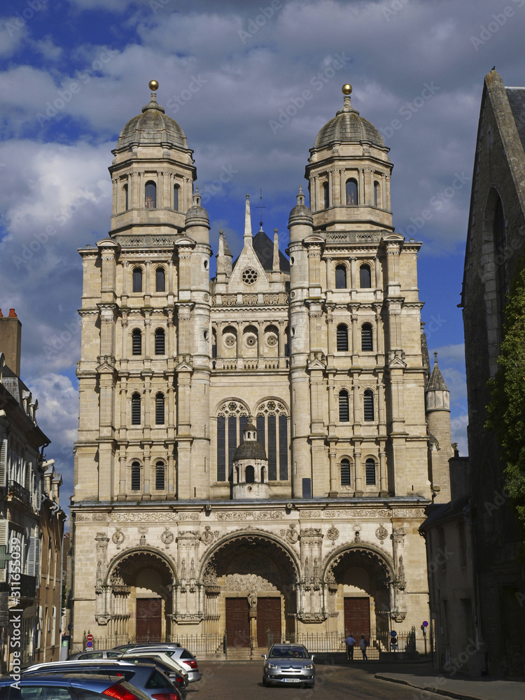 Stadansicht Dijon, Frankreich, Kirche St. Michel, Burgund, Dijon