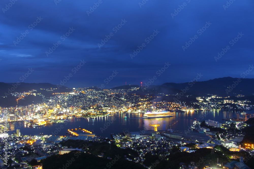 日本三大夜景　長崎　稲佐山展望台から　トワイライトタイム