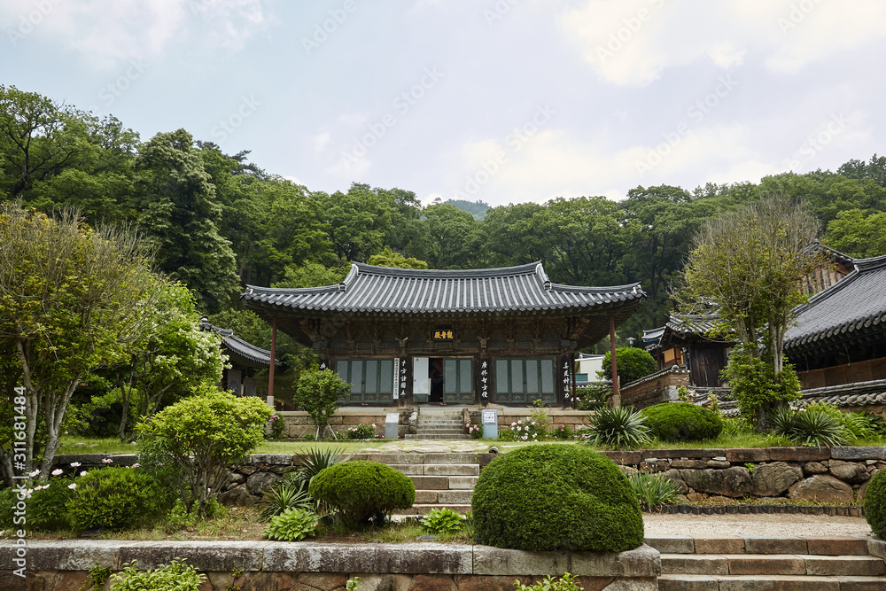 Songgwangsa Temple is a very famous and old temple in Korea.