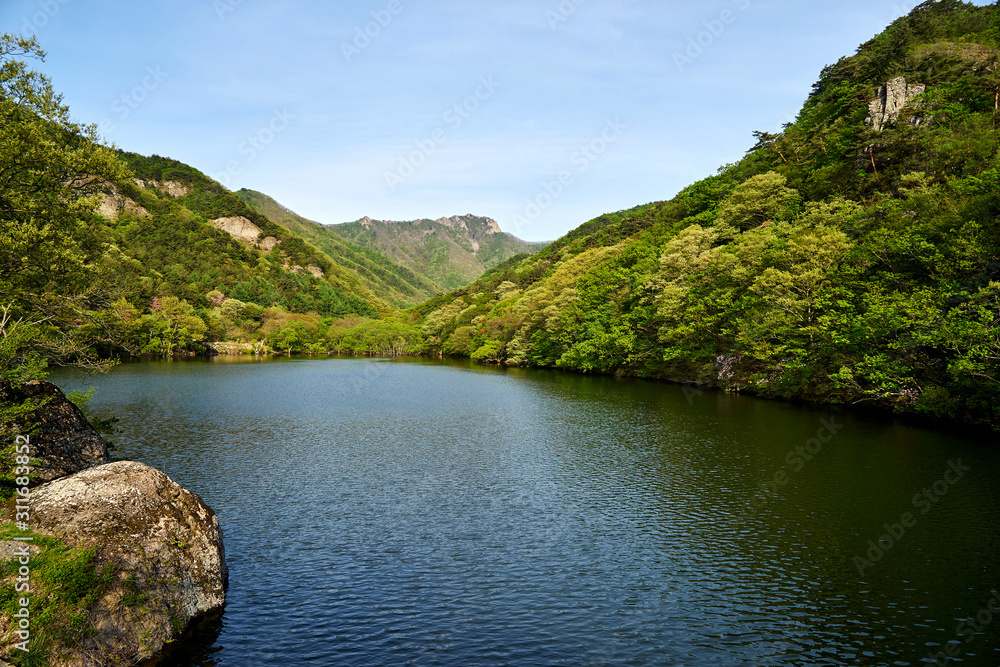 Jusanji Reservoir is a famous natural attraction in Korea. Jusanji Reservoir is a famous natural attraction in Korea.