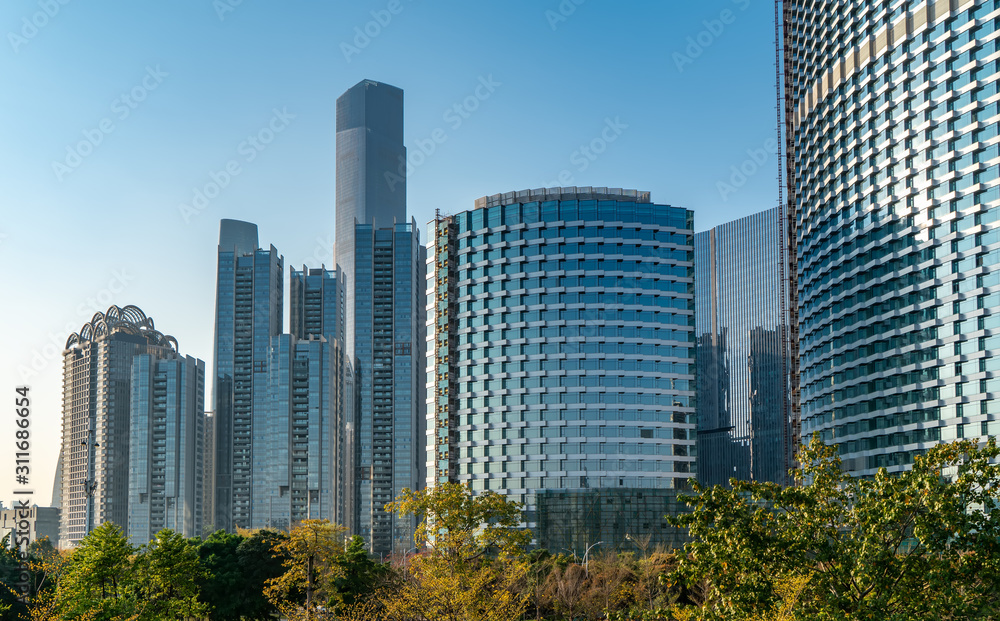 Guangzhou Financial District Plaza Architectural Landscape Office Building