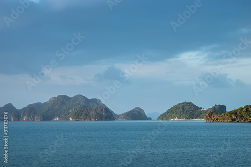 H.L  m B   Island in Halong Bay Vietnam
