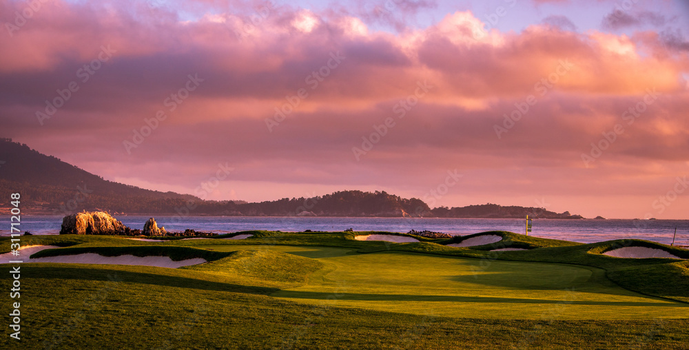 Fototapeta premium coastline golf course in California