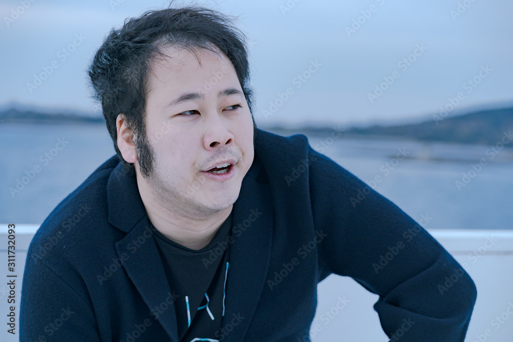 写真素材:くしゃみ 男 写真素材:くしゃみ 男