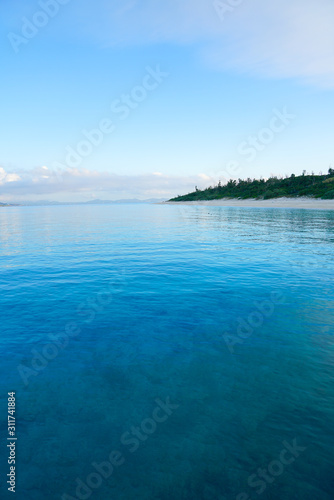 透き通る海 photo