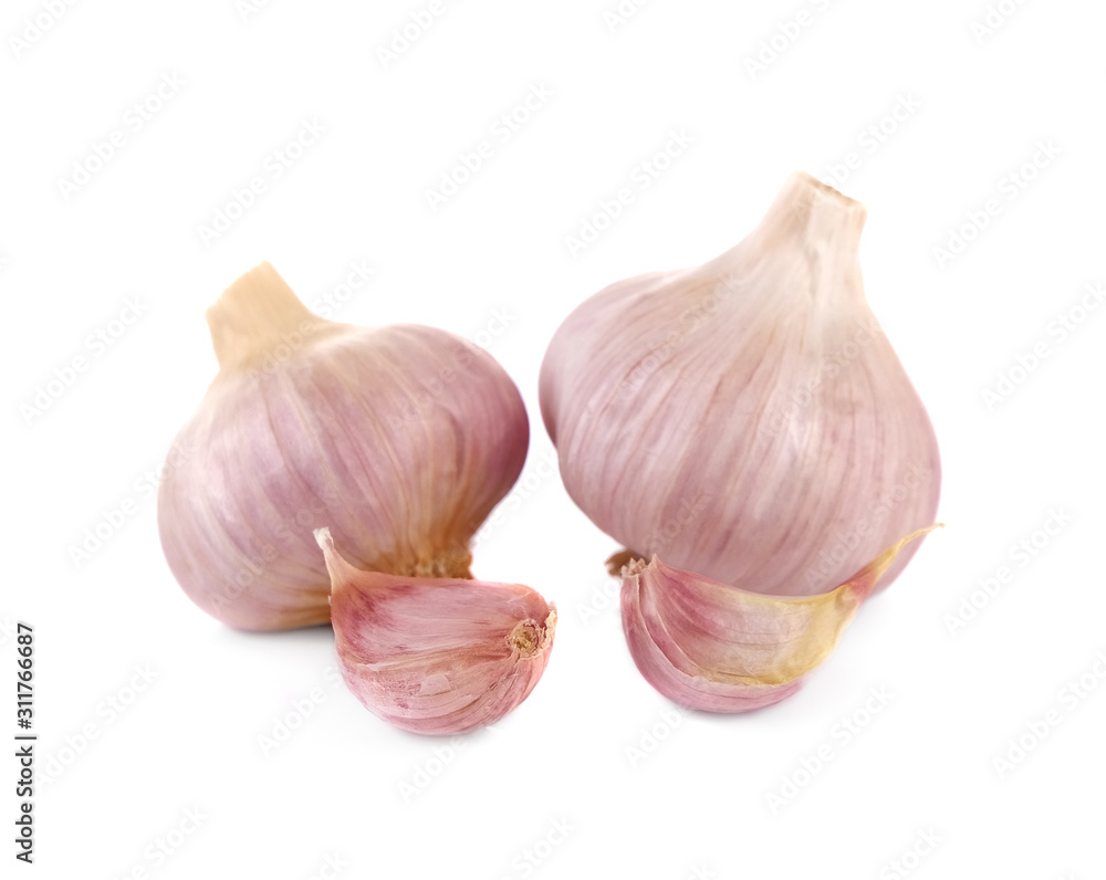 Obraz premium Garlic isolated on white background