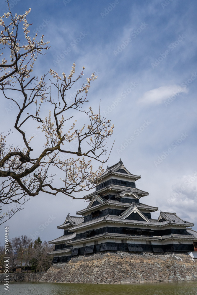 Matsumoto Castle (Matsumotojō) is one of the most complete and beautiful among Japan's original castles. Matsumoto Castle (Matsumotojō) is one of the most complete and beautiful among Japan's original castles.