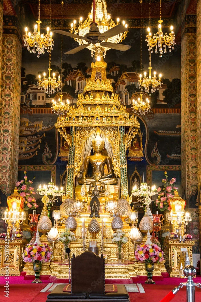 Bangkok Wat Pathum Wanaram Ratchaworawihan Buddhist temple, Thailand