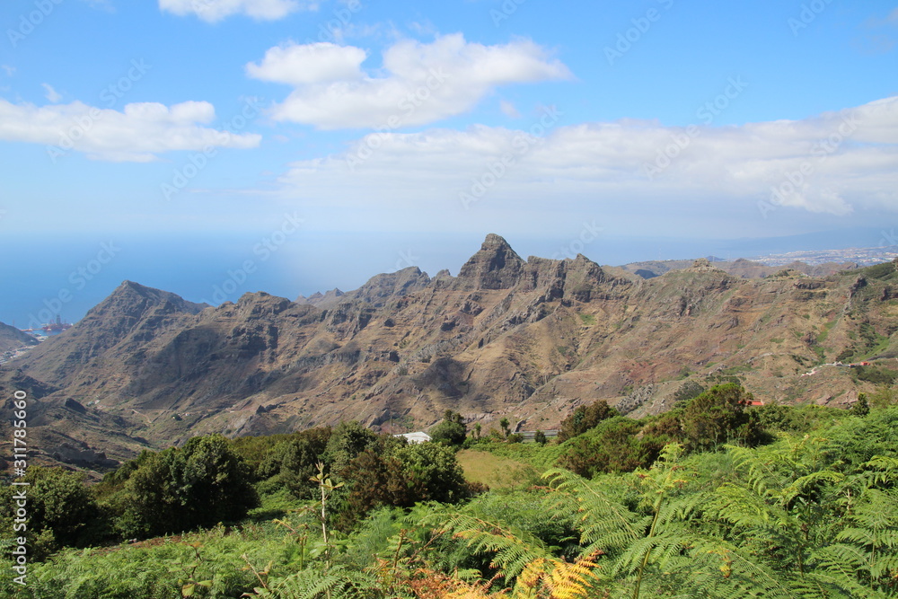 massif de l'anaga dans le nord de tenerife sur les iles canaries