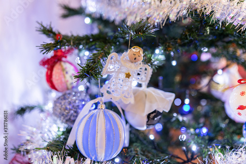 Palline albero di Natale con angioletto che canta con la stellina