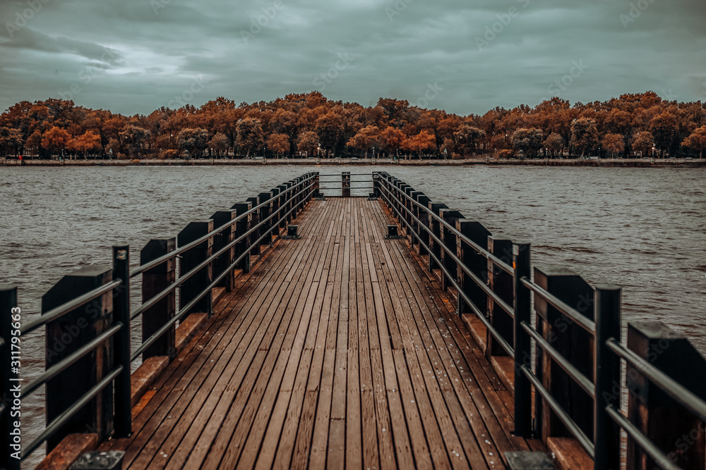 Obraz premium pier at sunset