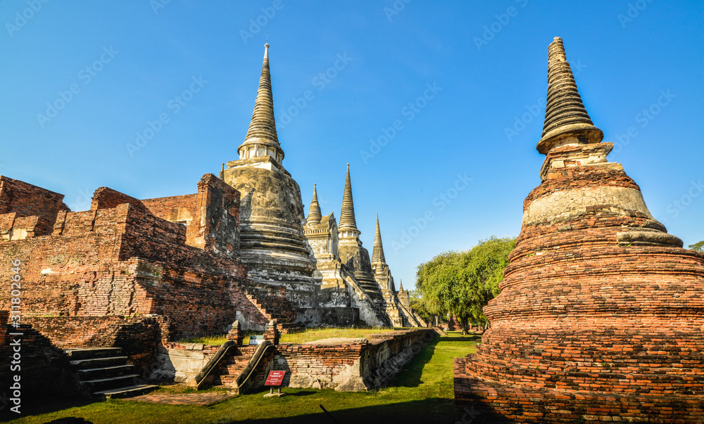 Fototapeta premium A beautiful view of buddhist temple in Ayutthaya, Thailand.