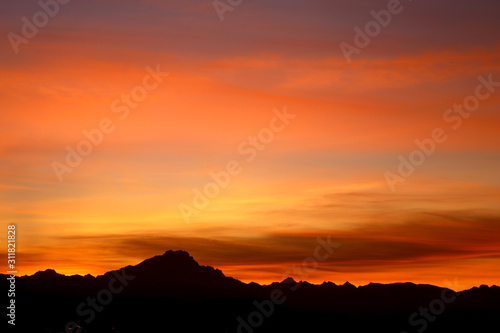 Photo landscape beautiful fiery sunset
