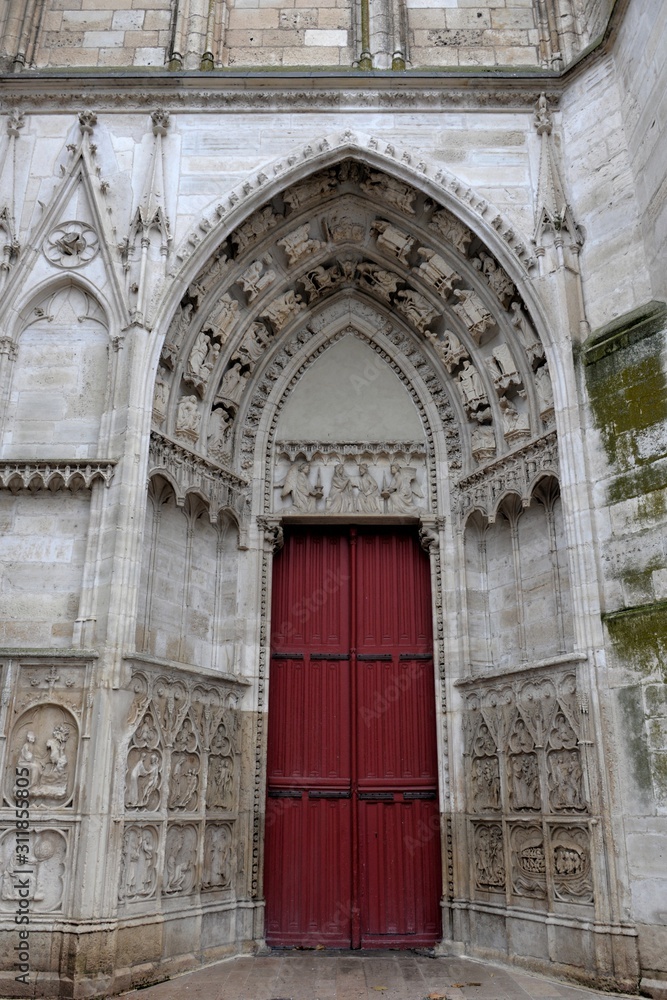  Cathédrale Saint-Étienne d'Auxerre