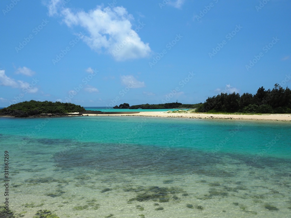 渡口の浜（沖縄県宮古島市伊良部島）