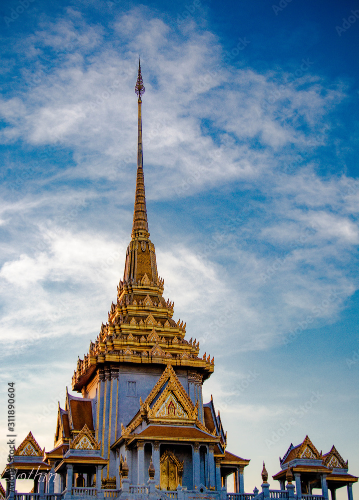 Fototapeta premium Wat Trimitvararam Bangkok