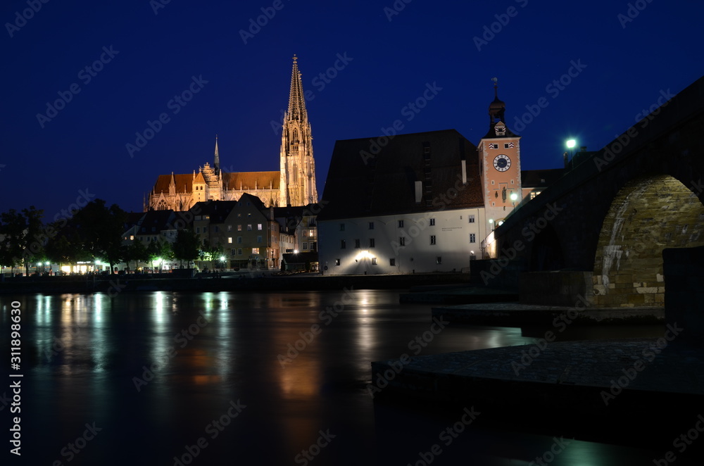 Dom Regensburg bei Nacht