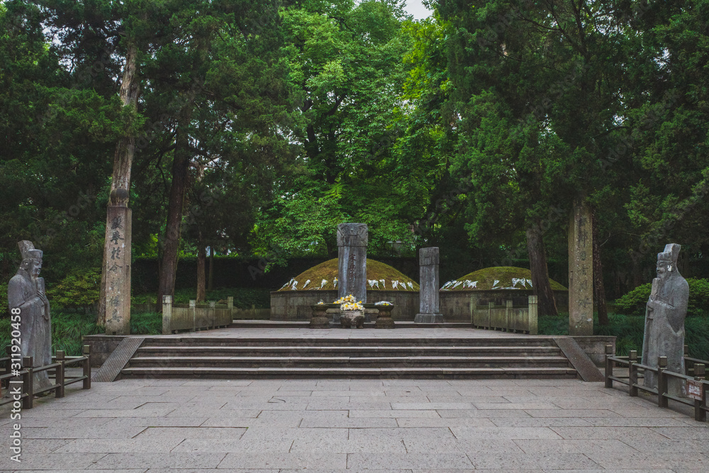 Tombs of Yue Fei in Yuewang Memorial Temple near West Lake, Hangzhou, China Tombs of Yue Fei in Yuewang Memorial Temple near West Lake, Hangzhou, China