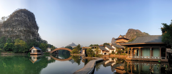 Leinwandbilder Guilin Mulongta Schrein in Guilin Guangxi  © Rosana