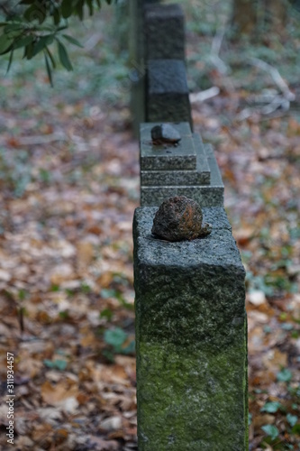 Steine auf jüdischen Grabsteinen (Berlin-Weißensee)
