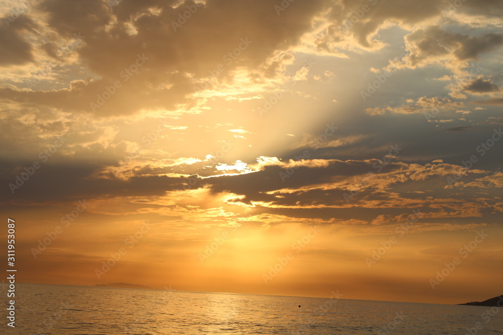 Obraz premium Sunset over the sea