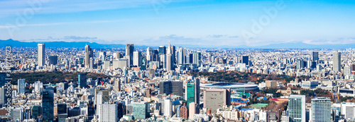 東京 青空と都市風景（新宿副都心方面） ワイド