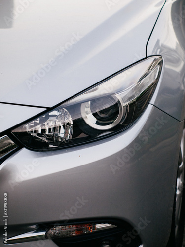 Fotografija headlight of a car
