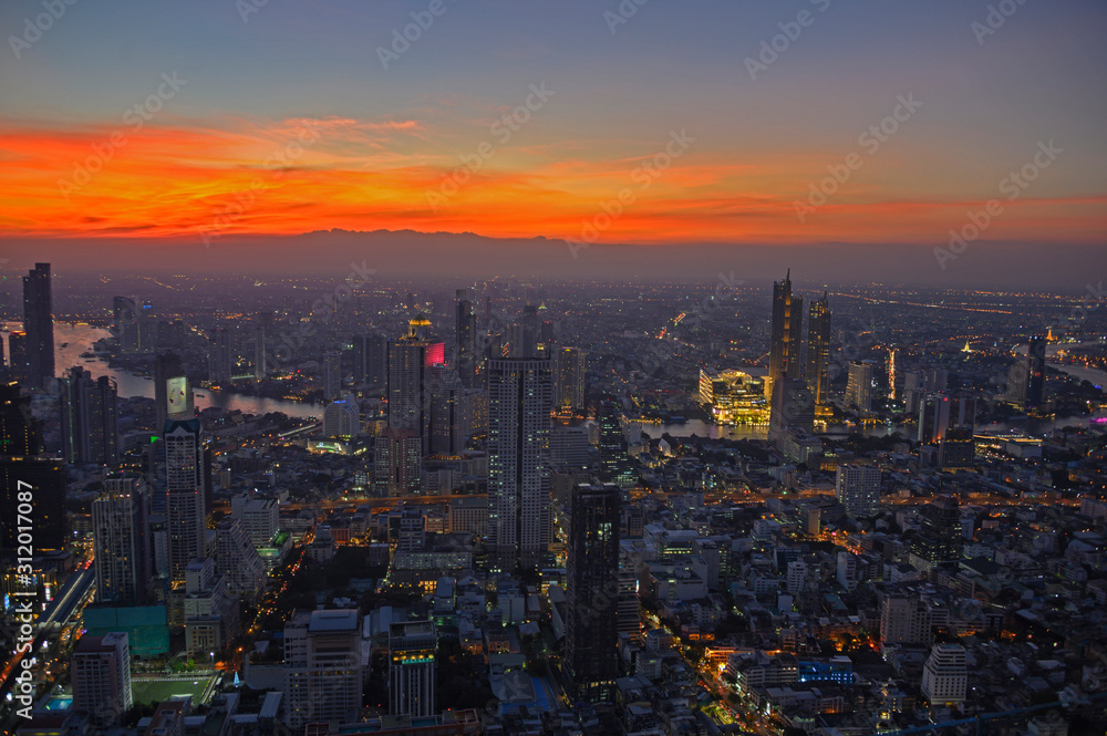 Obraz premium Panorama au crépuscule sur Bangkok