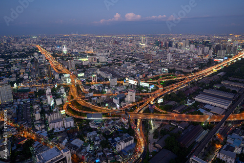 Panorama sur Bangkok au crépuscule