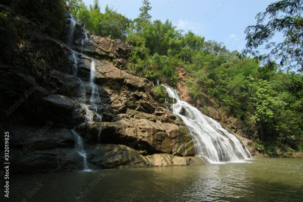 Fototapeta premium Views of waterfalls and rocky cliffs