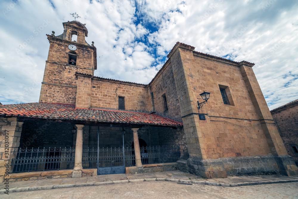 Iglesia en Duruelo de la Sierra. Soria. España. Europa.