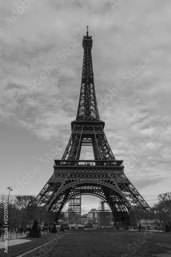 Fototapeta Naklejka Na Ścianę i Meble -  The Eiffel Tower on a mild Winter day in December