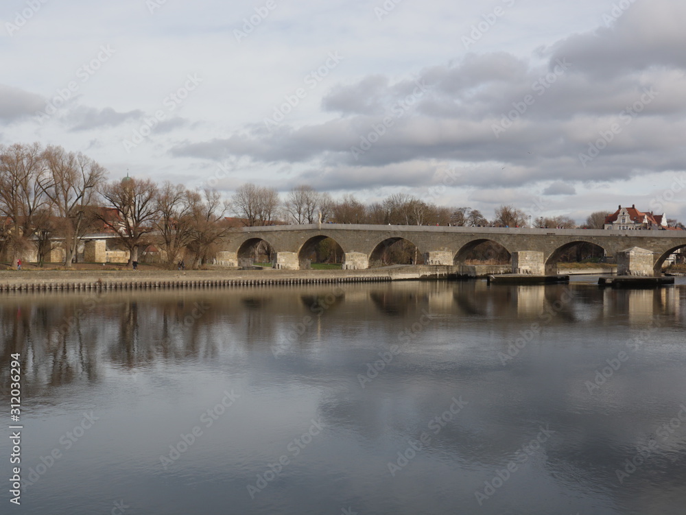 Die Steinerne Brücke in Regensburg