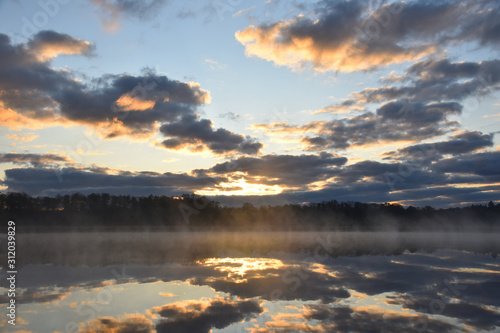 Sonnenaufgang am Latzigsee bei Borken 