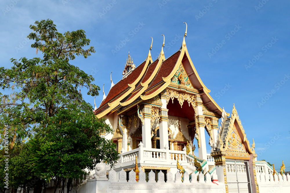 Pictures of beautiful temples in Thailand