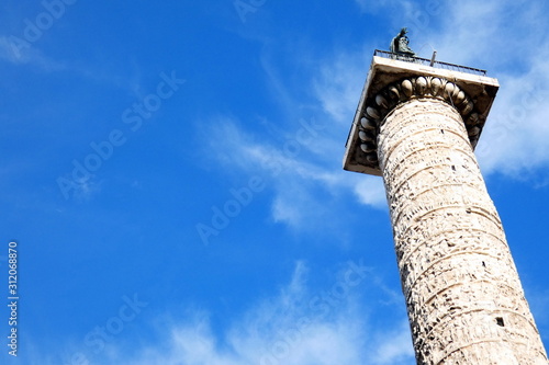 colonna di marco aurelio,roma,italia