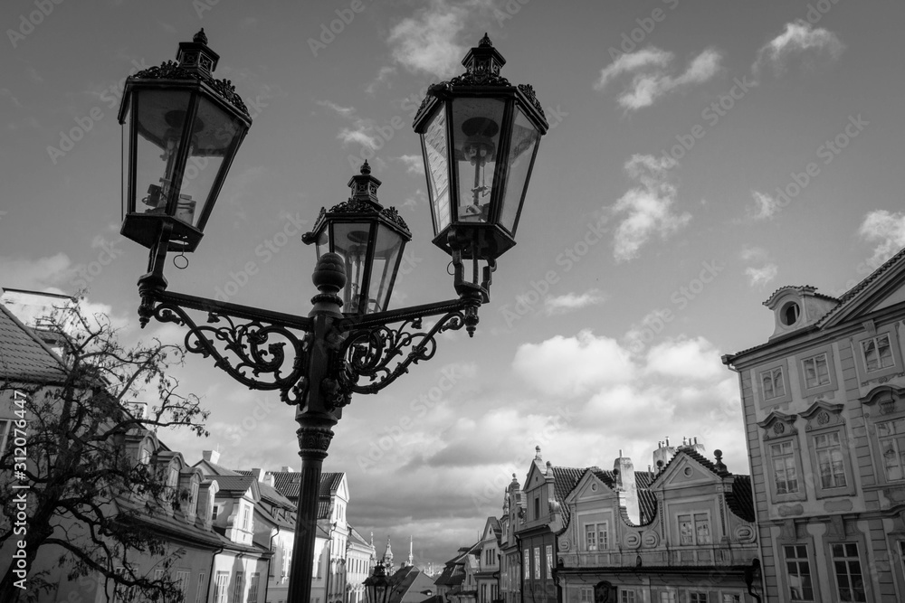 Prague lampadaire old
