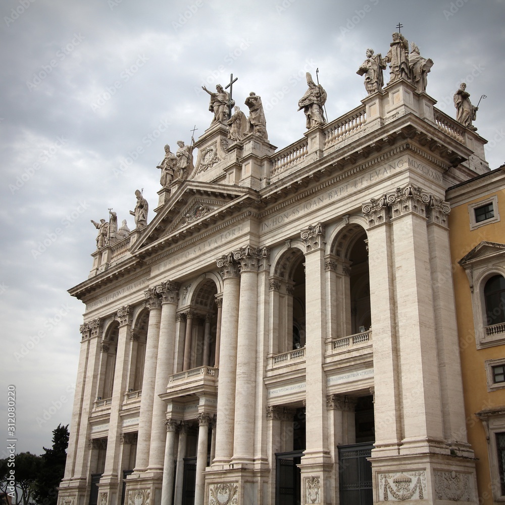 Saint John Lateran basilica - Italian landmarks