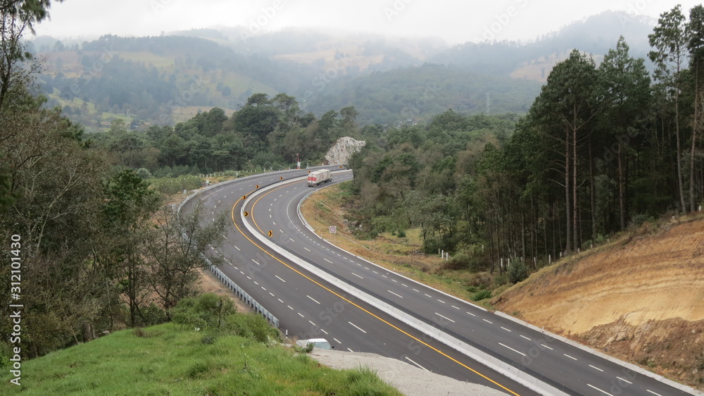 curva en autopista