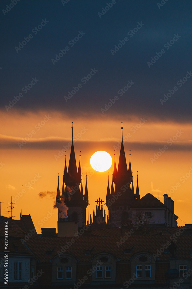 Naklejka premium Charles Bridge in Prague at the sunrise