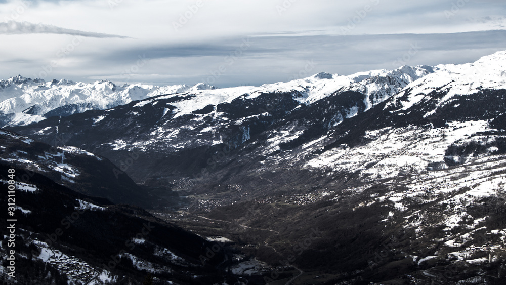 Obraz premium neige, montagne, paysage, hiver, ciel, alpes, nature, alpestre, pic, nuage, bleu, glace, vue, voyage, panorama, blanc, glacier, rocher, froid, haute, ski, mont