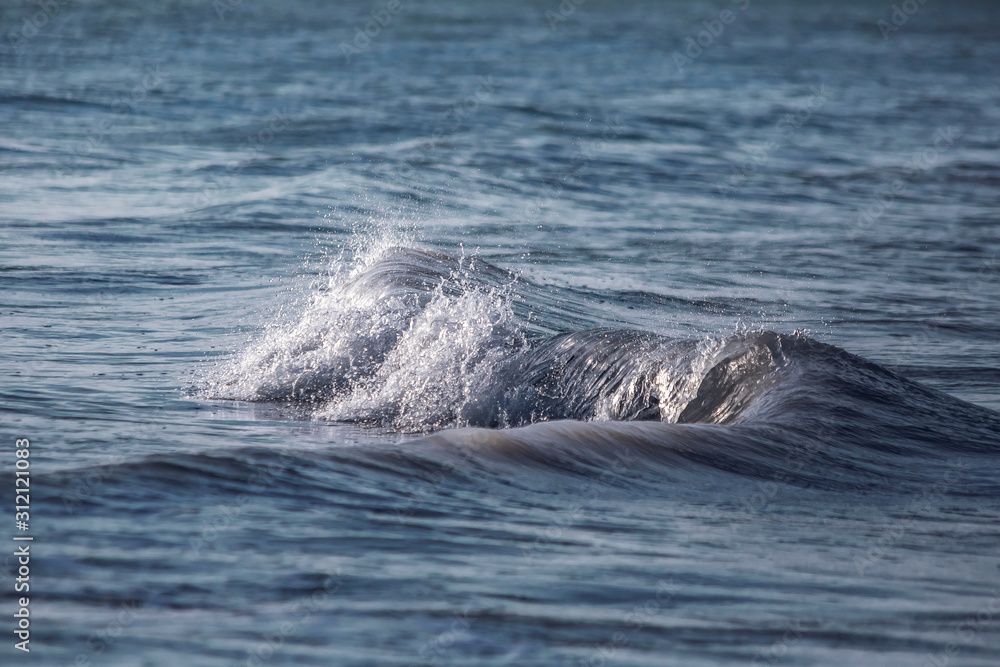 Obraz premium waves splashing