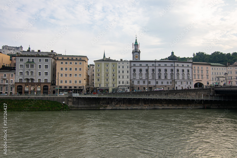 Naklejka premium widok na salzburg austria