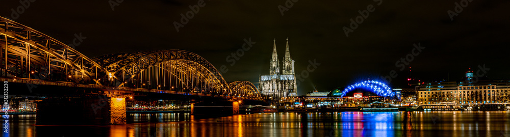 Köln bei Nacht Panorama