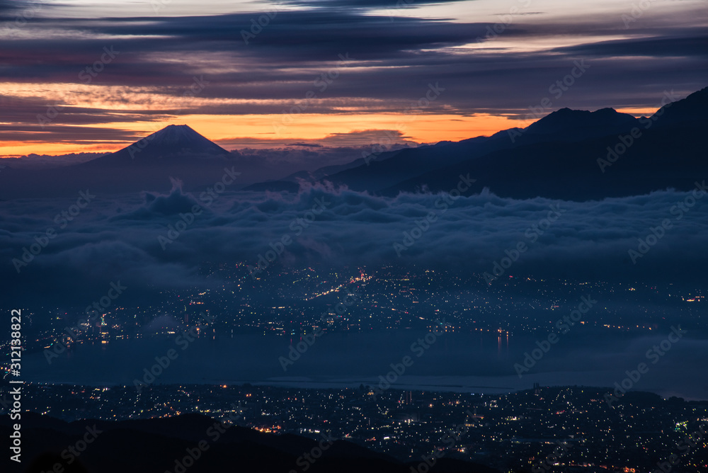 高ボッチ高原から見る富士山と朝日