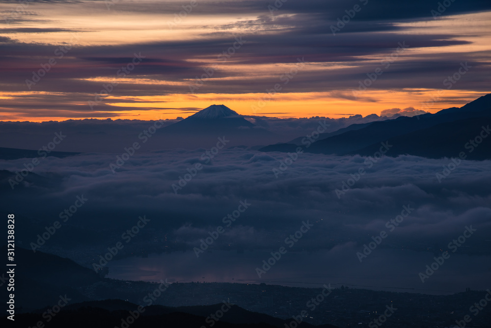 高ボッチ高原から見る富士山と朝日
